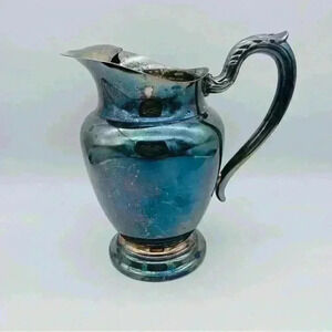 Vintage Wm A Rogers Sliverplate Water Pitcher with Ice Guard